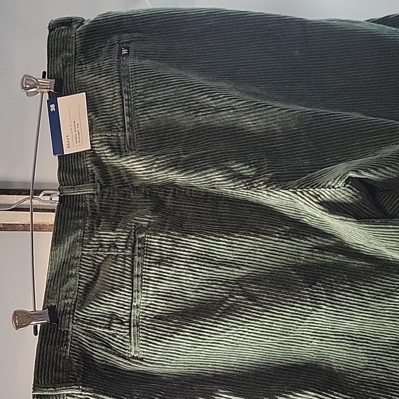 Shorts NWT - Picture 2 of 5